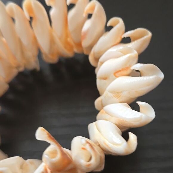 SEASHELL Bracelet WOMEN shells elastic band cream tan off white jewelry unique - Picture 10 of 15